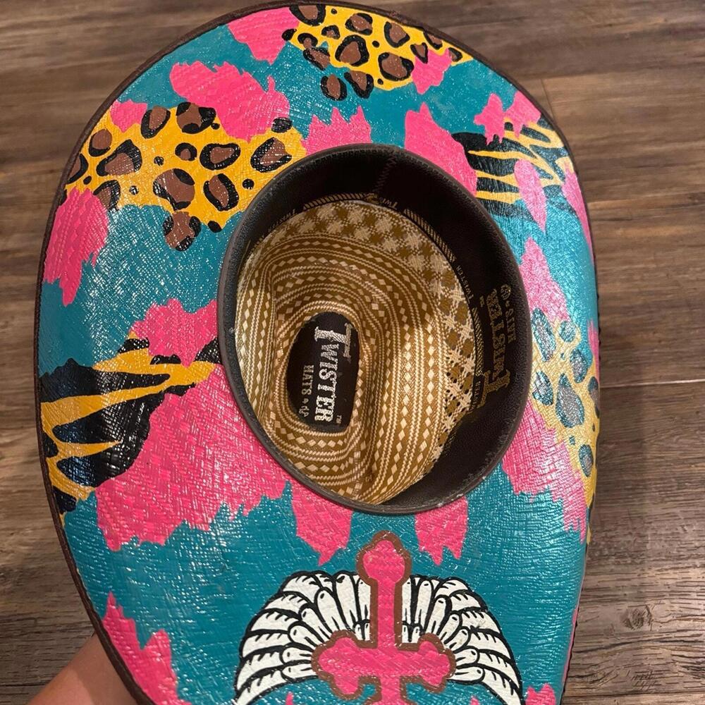 Twister Straw Cowboy Western Hat with Hand Painted Cross & Leopard EUC Sz 7